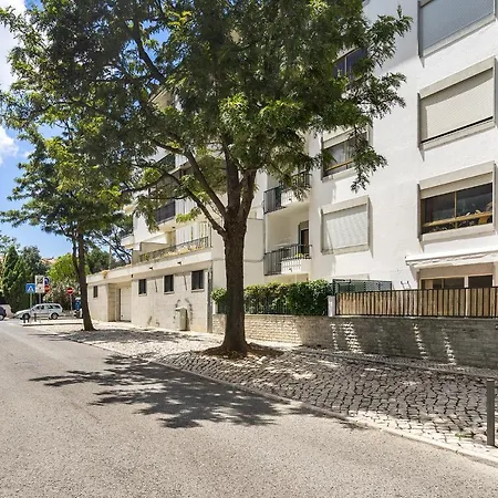 Carcavelos Flat 5 Mins From The By Soulplaces